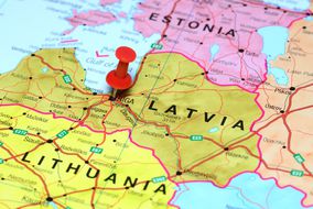 Страны Прибалтики и Северо-запад России: стоит ли бояться «эффекта колеи»?